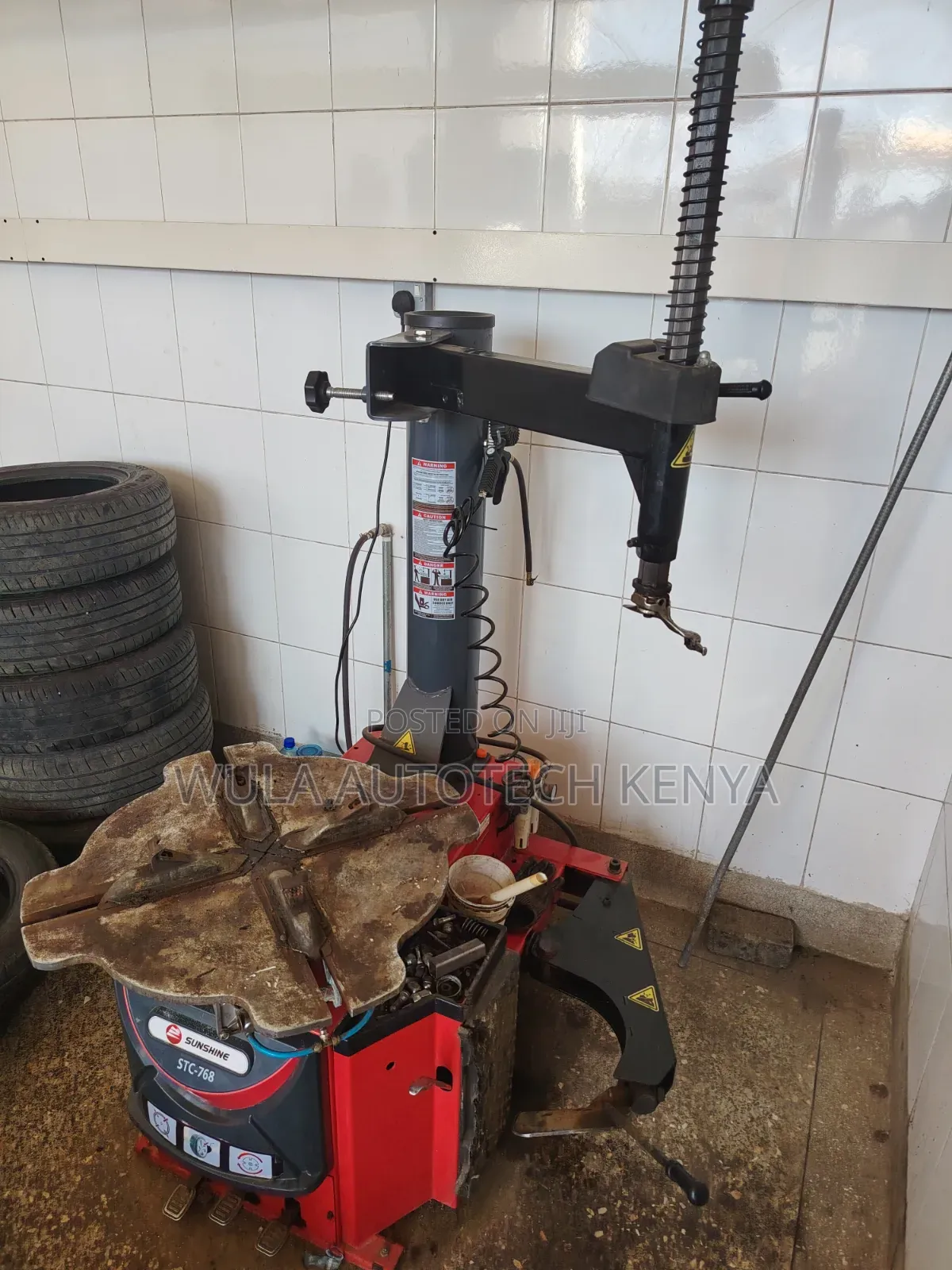 Heavy Duty Turntable Platform Tyre Changer STC 768 Sunshine Italy