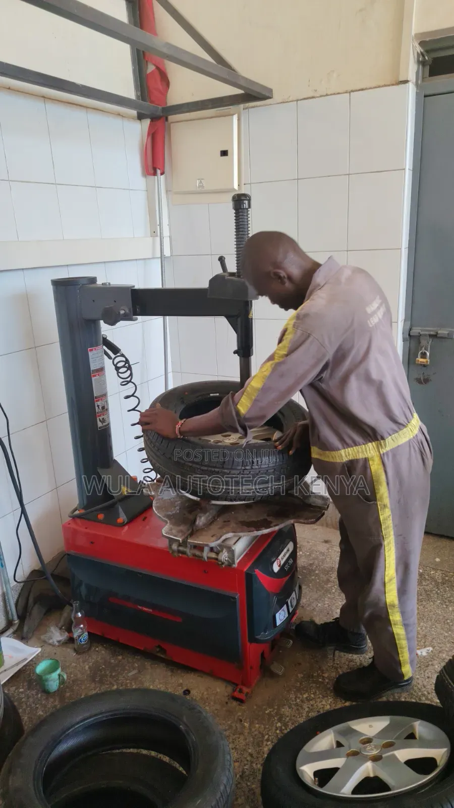Heavy Duty Turntable Platform Tyre Changer STC 768 Sunshine Italy