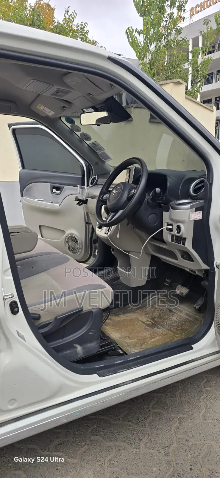 Daihatsu Cast 2018 White