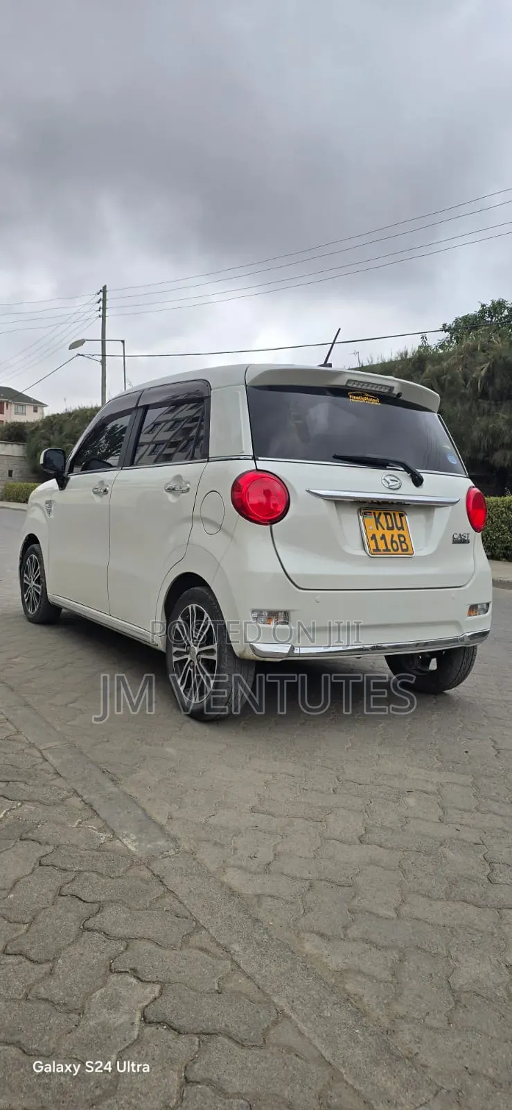 Daihatsu Cast 2018 White