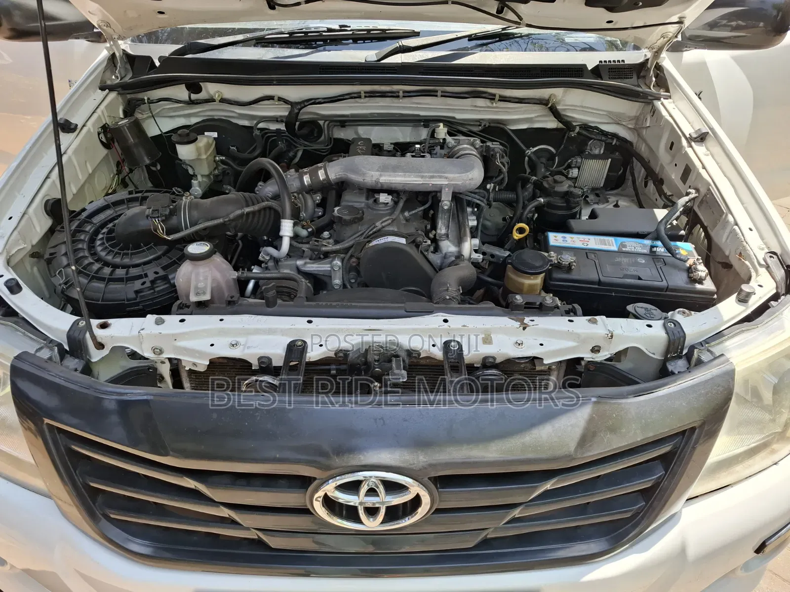 Toyota Hilux 2.5 D-4D SRX 2012 Off white