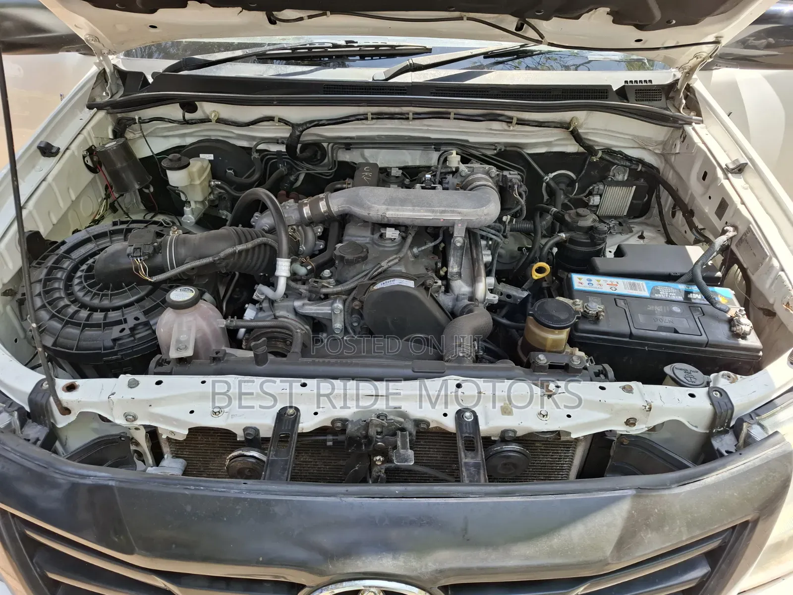Toyota Hilux 2.5 D-4D SRX 2012 Off white