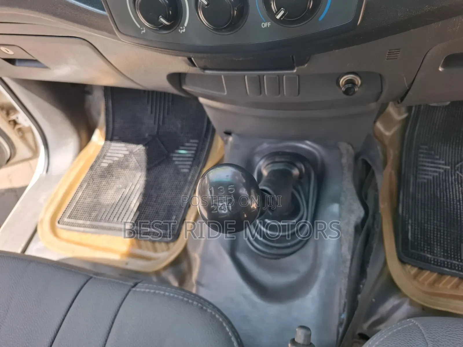 Toyota Hilux 2.5 D-4D SRX 2012 Off white
