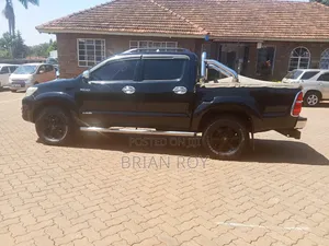 Toyota Hilux 3.0 D-4D 4x4 2015 Black