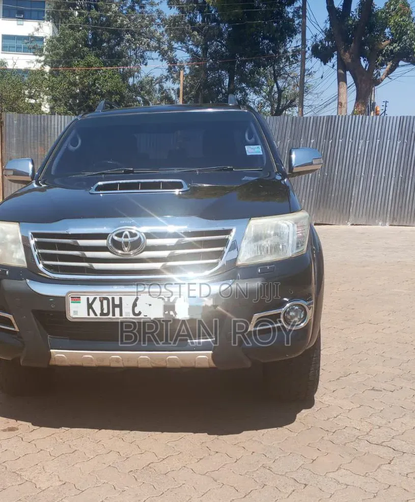 Toyota Hilux 3.0 D-4D 4x4 2015 Black