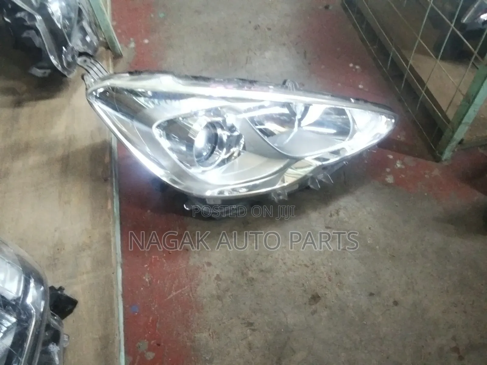 Toyota Aqua 2015 Headlight