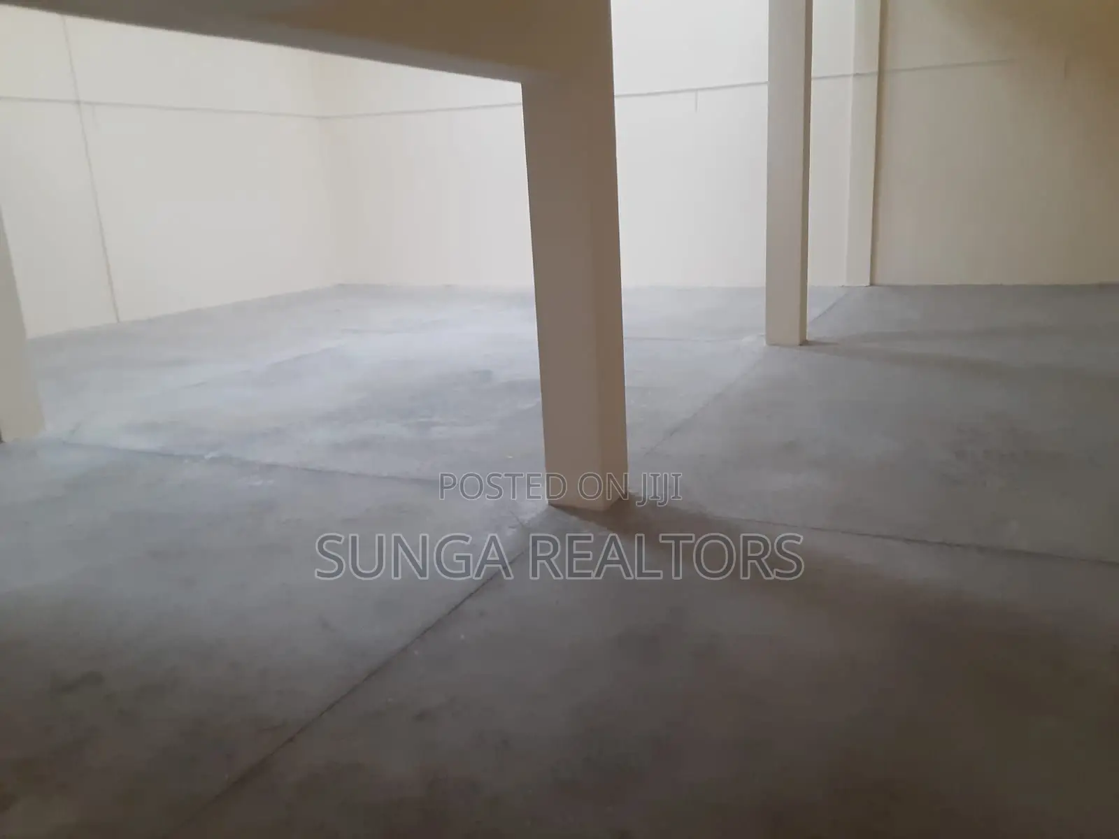 Warehouse for Rent in Industrial Area