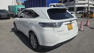 Toyota Harrier 2.0 Turbo 2017 White
