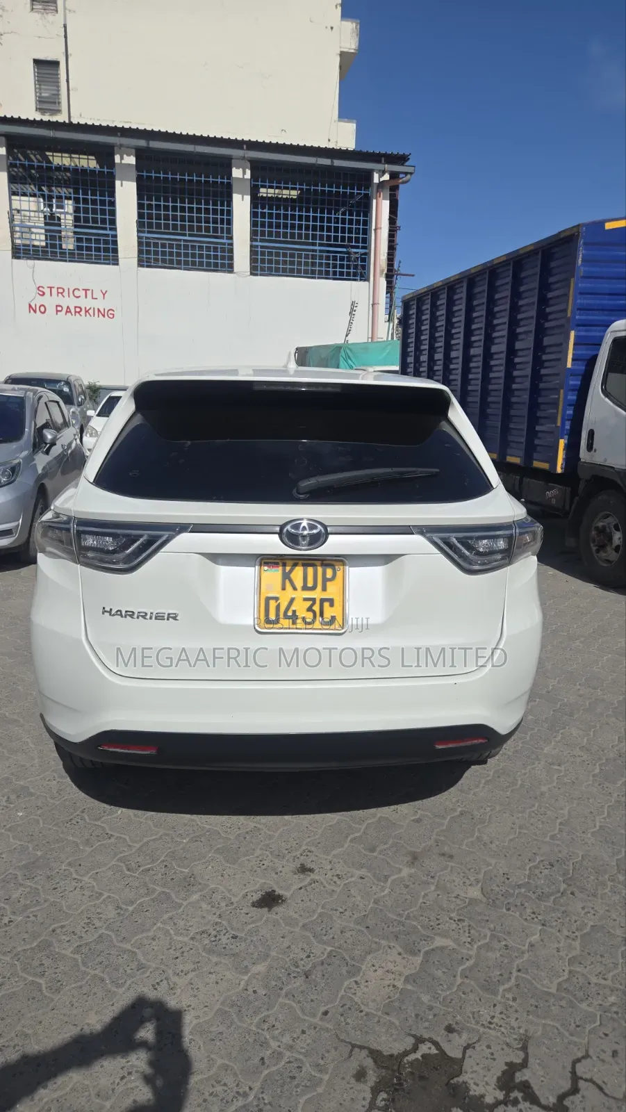 Toyota Harrier 2.0 Turbo 2017 White