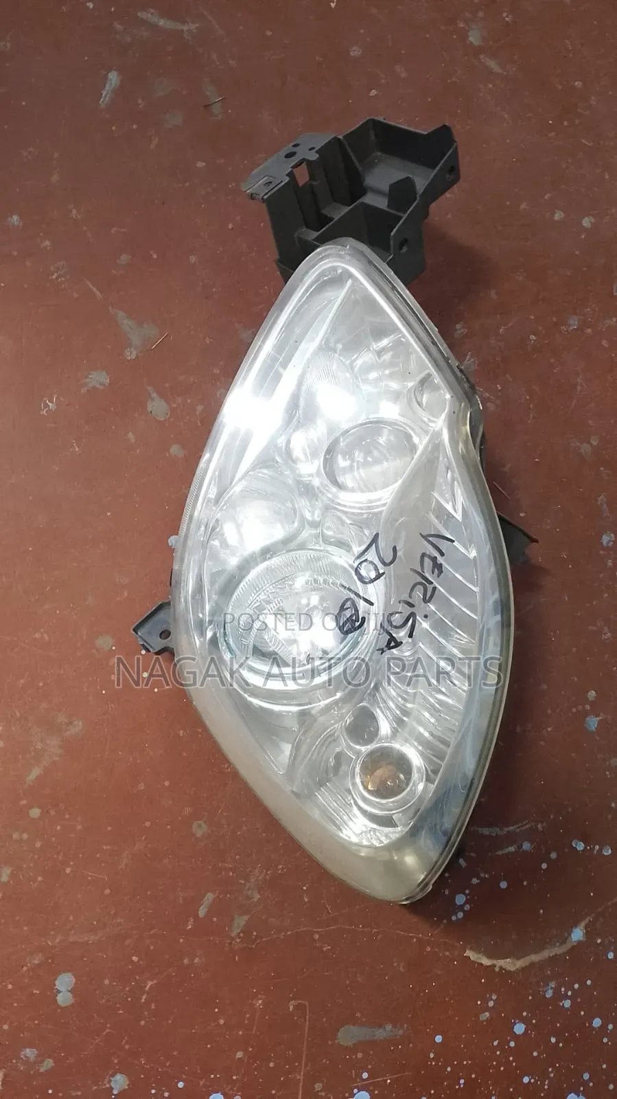 Verisa 2010 Headlight