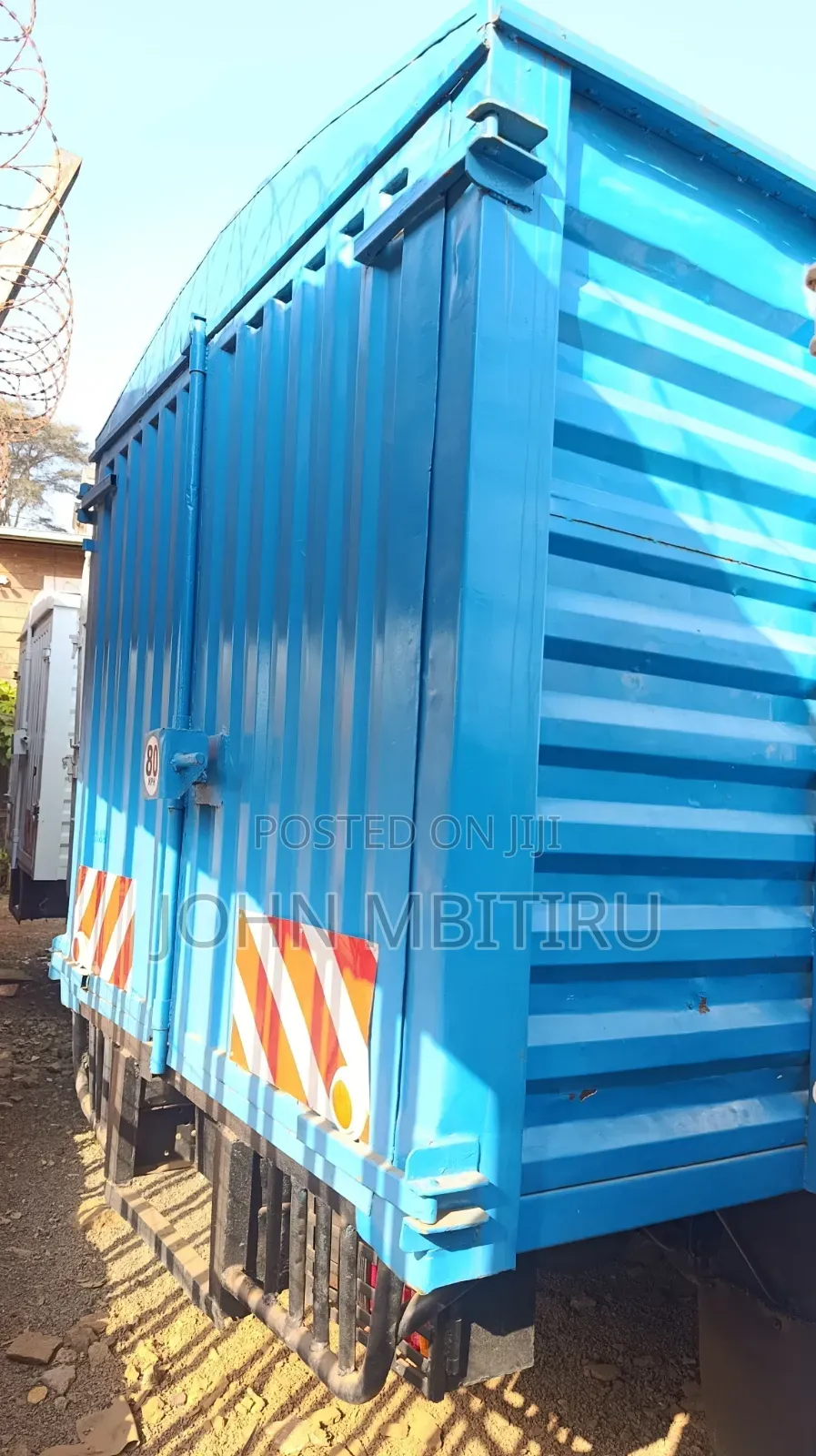Isuzu NPR 2018 Blue