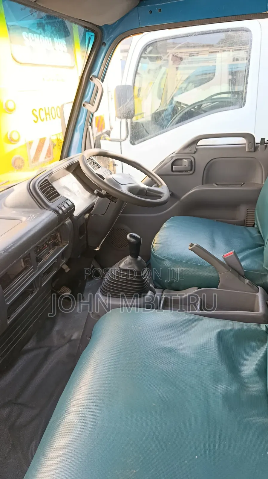 Isuzu NPR 2018 Blue