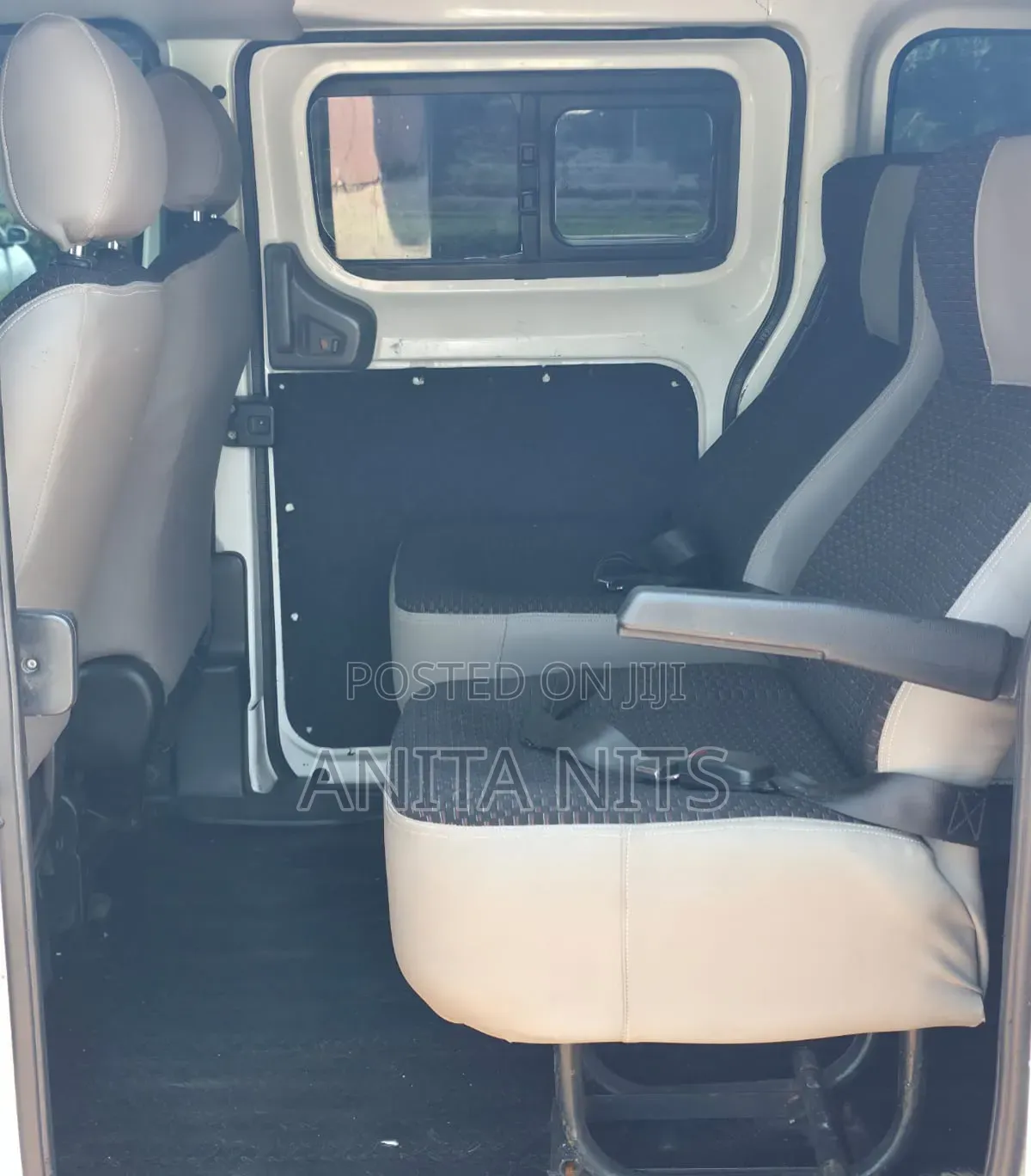 Nissan NV200 2013 White