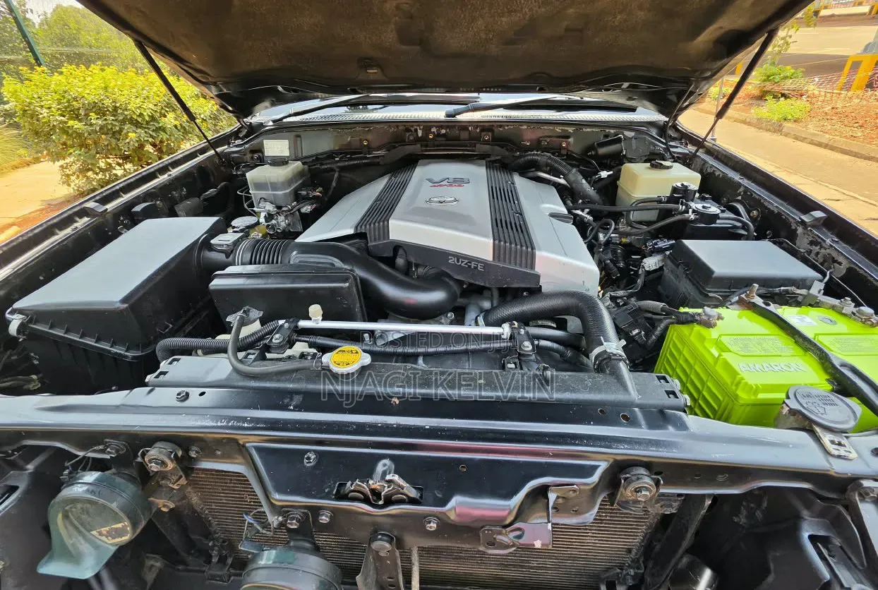 Toyota Land Cruiser Cygnus 4.7 2005 Black