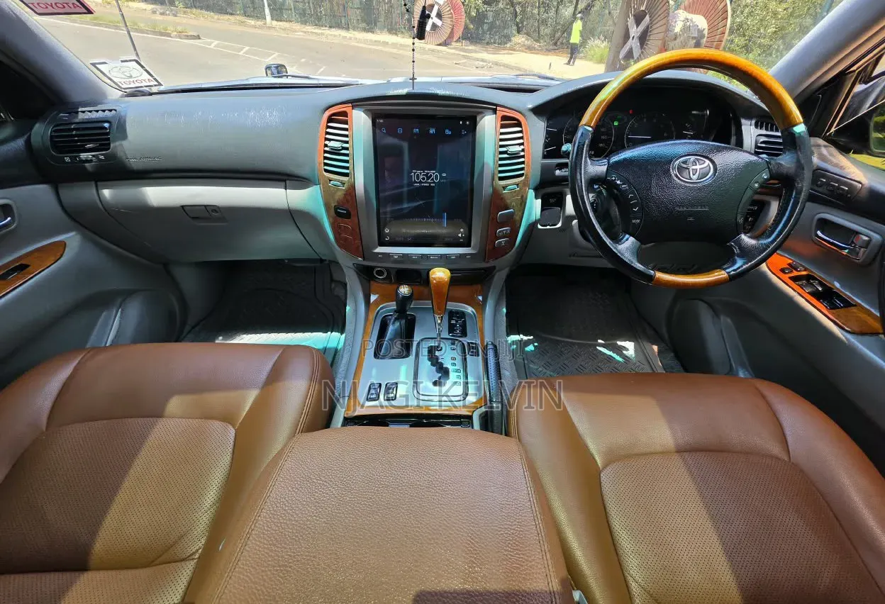 Toyota Land Cruiser Cygnus 4.7 2005 Black