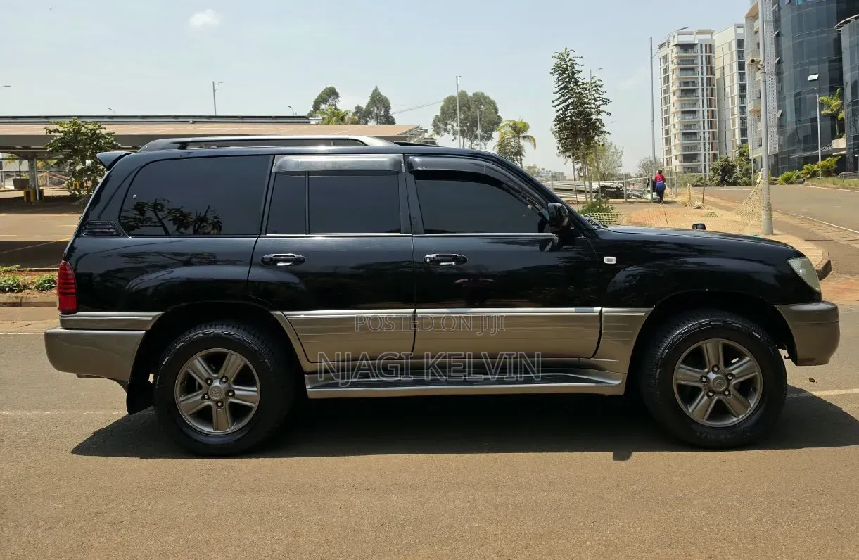 Toyota Land Cruiser Cygnus 4.7 2005 Black
