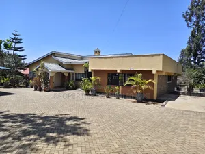 6bdrm Bungalow in Oluulua for sale