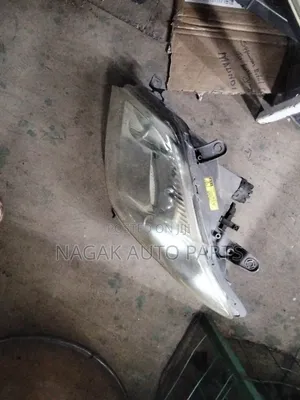 Ist Headlight 2005 Xenon Type