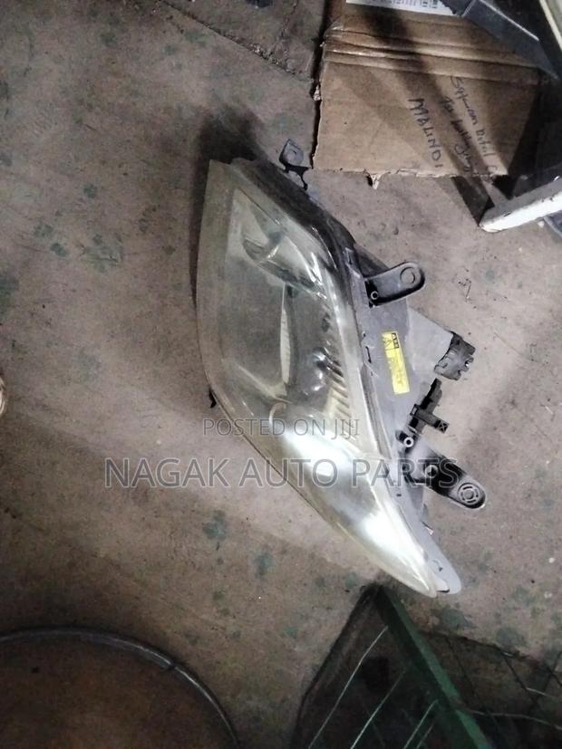 Ist Headlight 2005 Xenon Type - main view