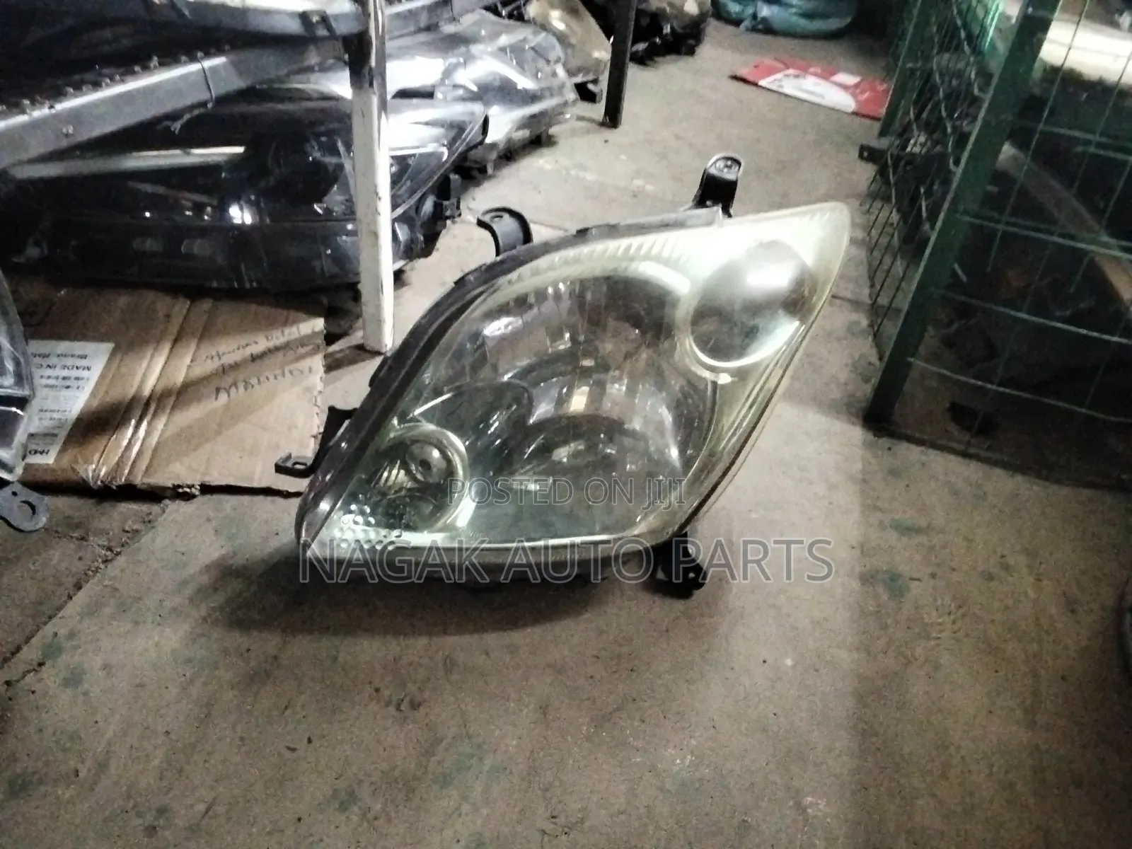 Ist Headlight 2005 Xenon Type