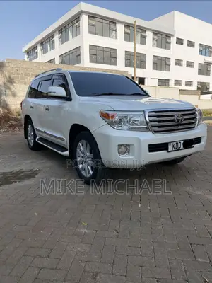 Toyota Land Cruiser 4.6 V8 ZX 2014 White