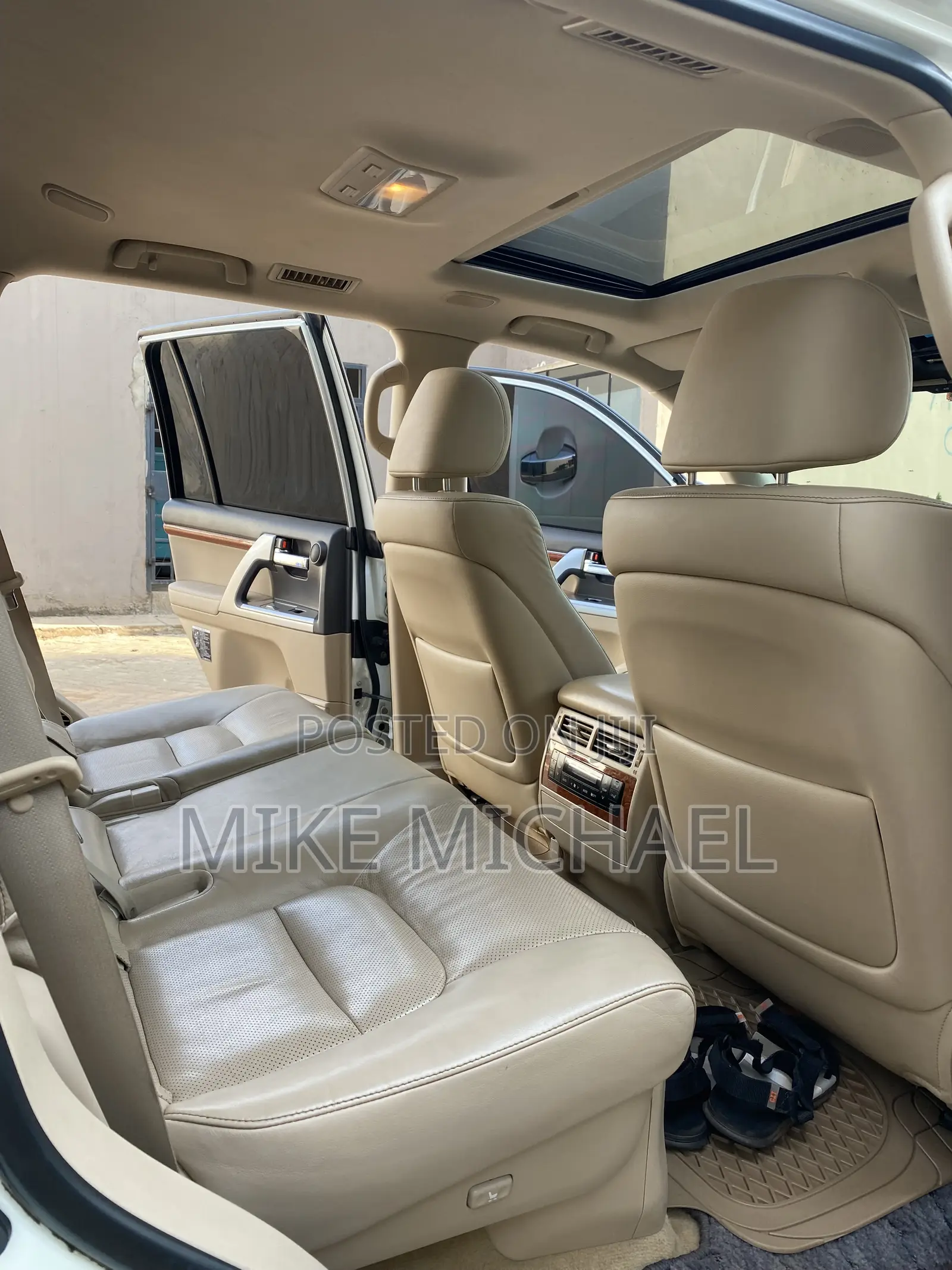 Toyota Land Cruiser 4.6 V8 ZX 2014 White