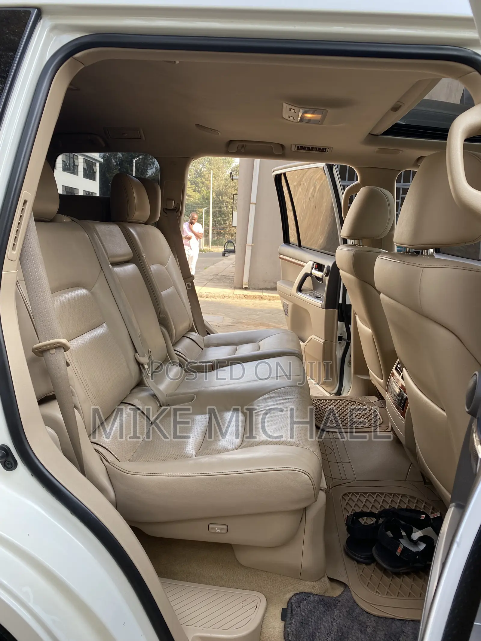 Toyota Land Cruiser 4.6 V8 ZX 2014 White