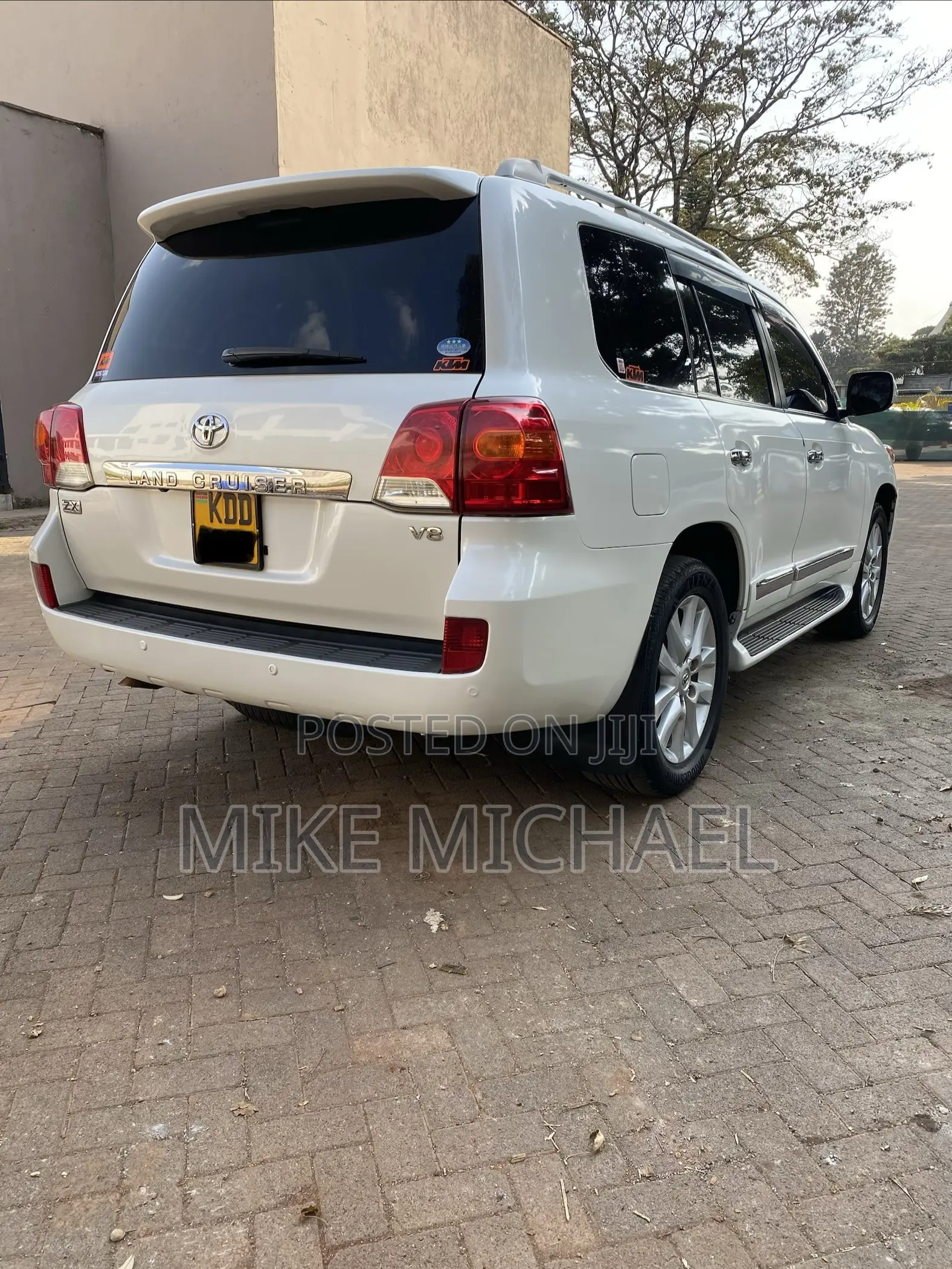 Toyota Land Cruiser 4.6 V8 ZX 2014 White