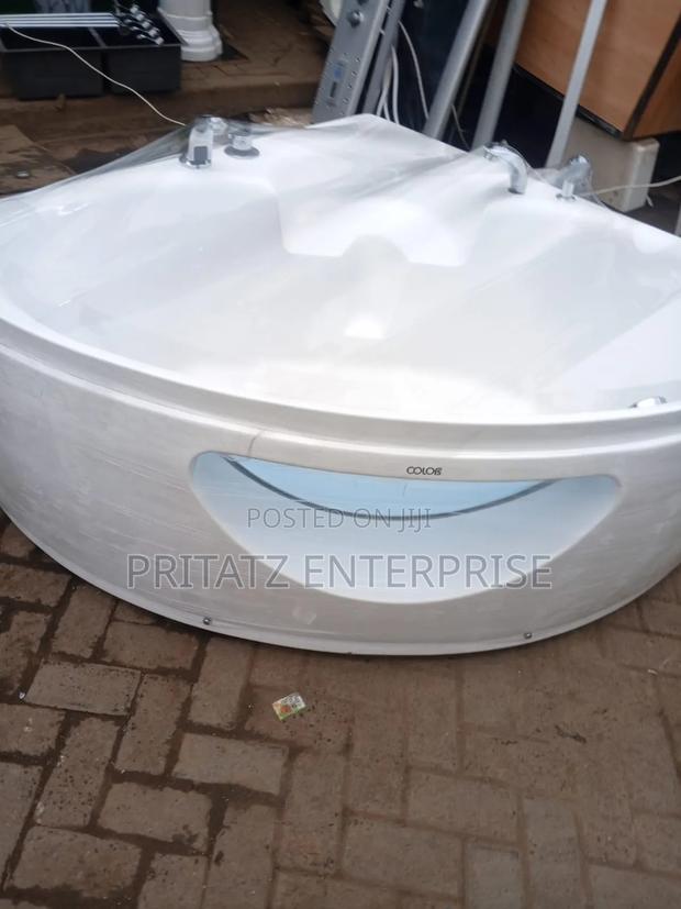 White Ceramic Jacuzzi - thumbnail 4