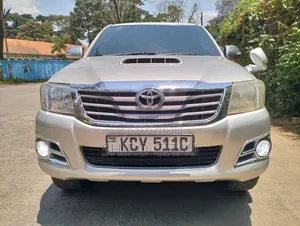 Toyota Hilux 2013 Silver