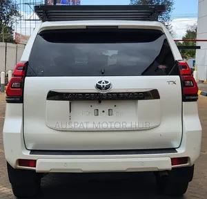 Toyota Land Cruiser Prado 2.8 2021 White