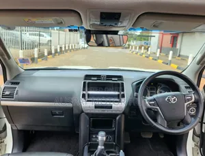 Toyota Land Cruiser Prado 2.8 2021 White