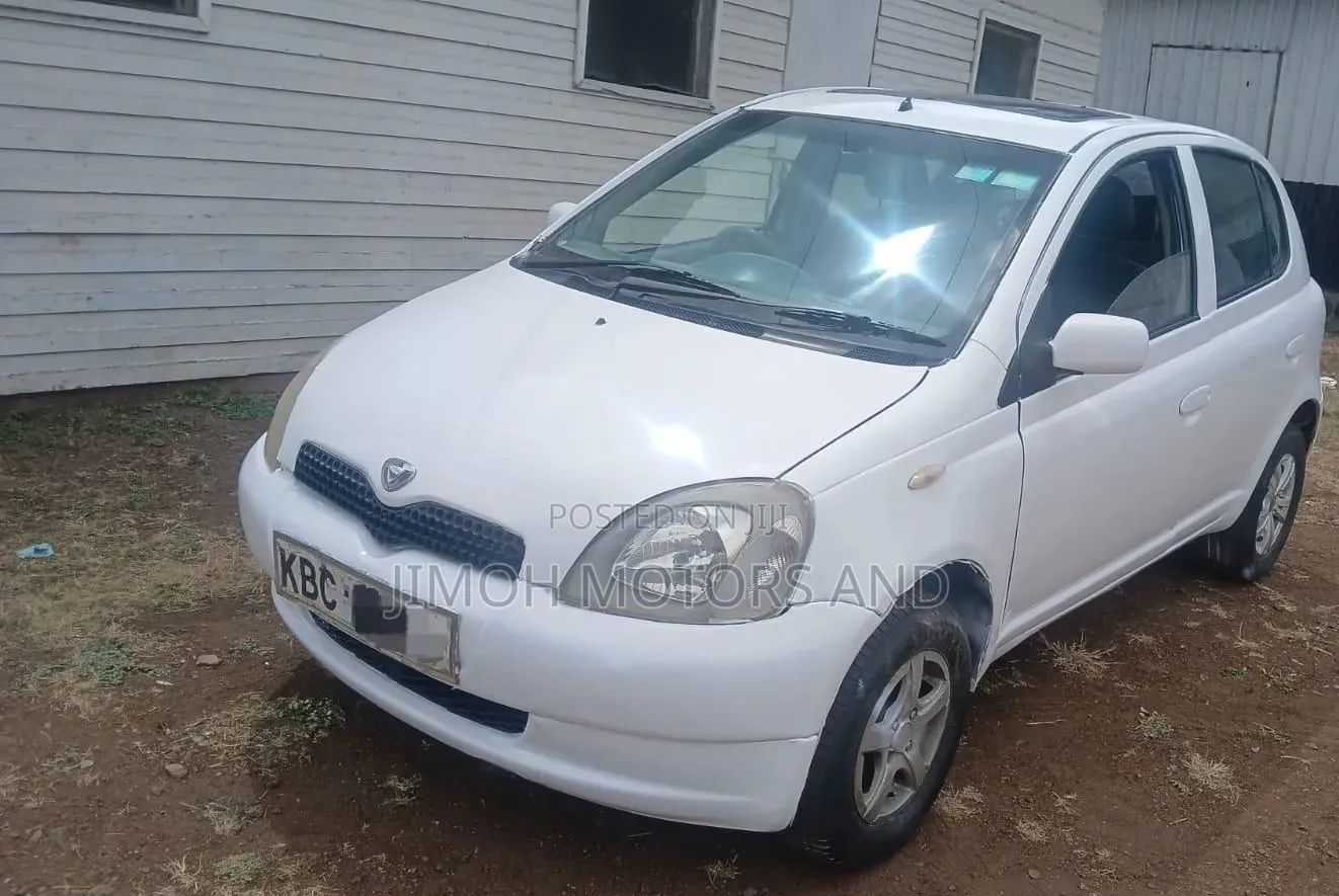 Toyota Vitz 2004 White