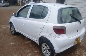 Toyota Vitz 2004 White