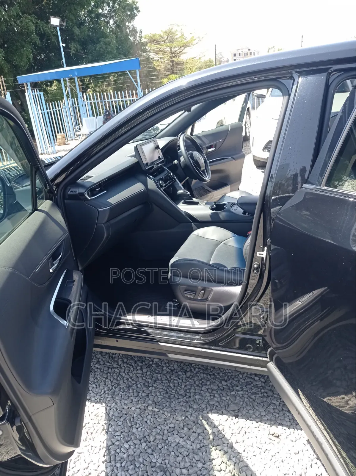 Toyota Harrier 2.0 2020 Black