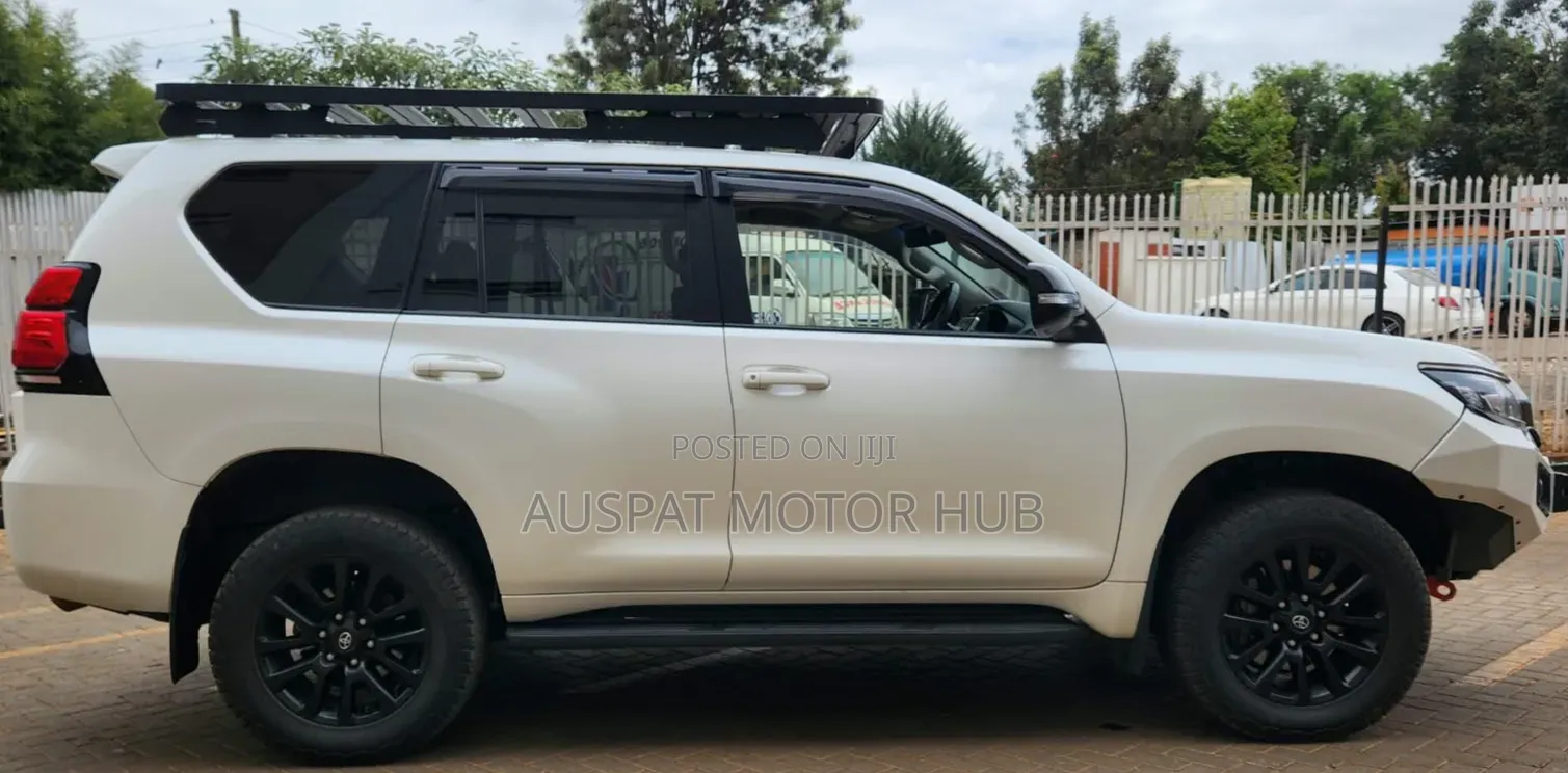 Toyota Land Cruiser Prado 2.8 2021 White