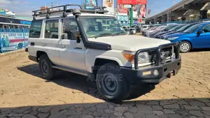 Toyota Land Cruiser 2016 White