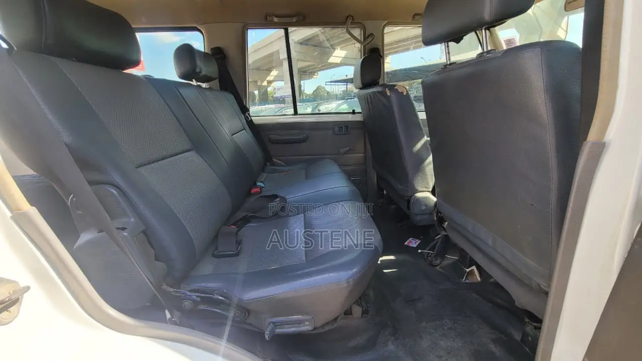 Toyota Land Cruiser 2016 White
