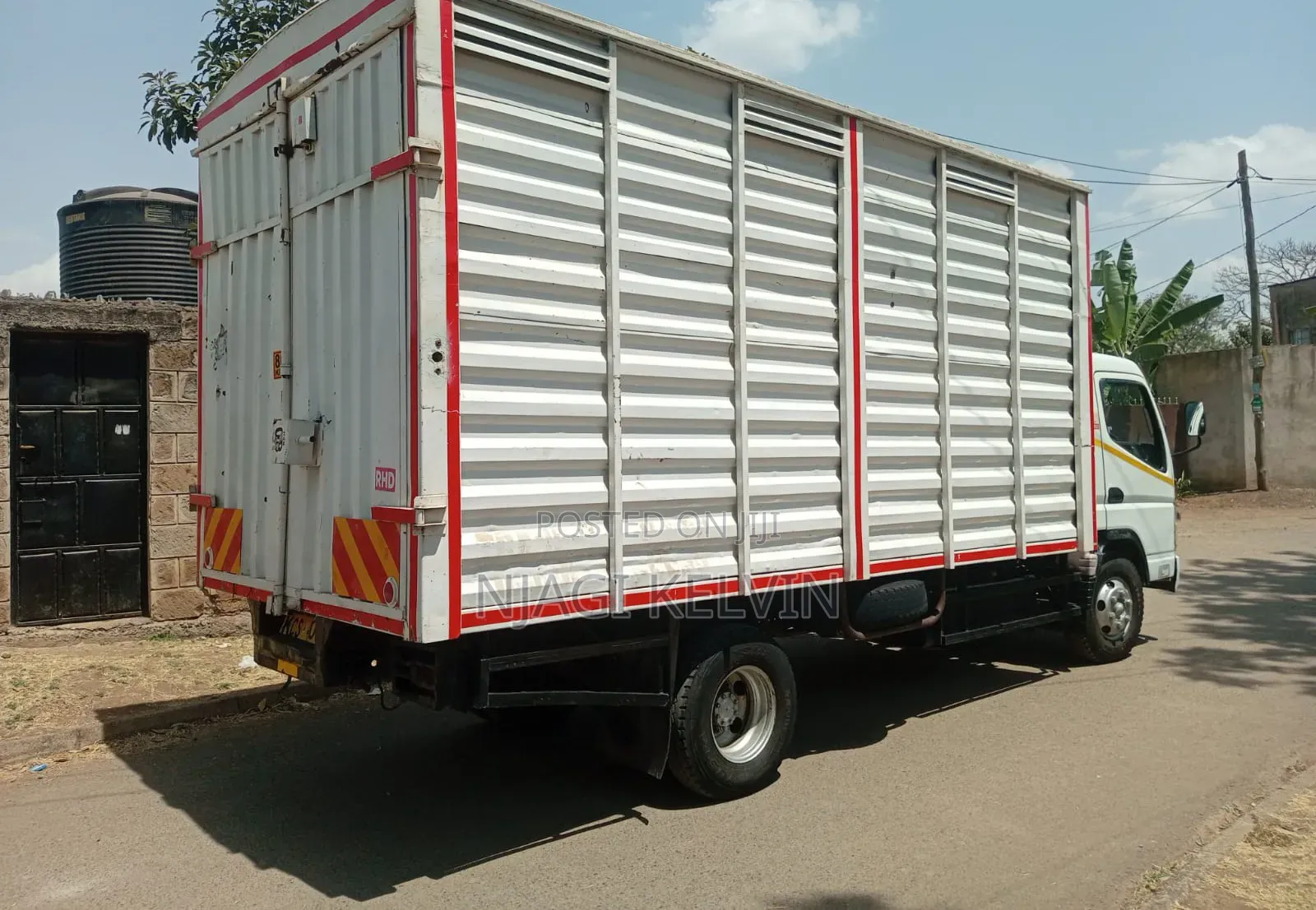 Mitsubishi Fuso 2017 White