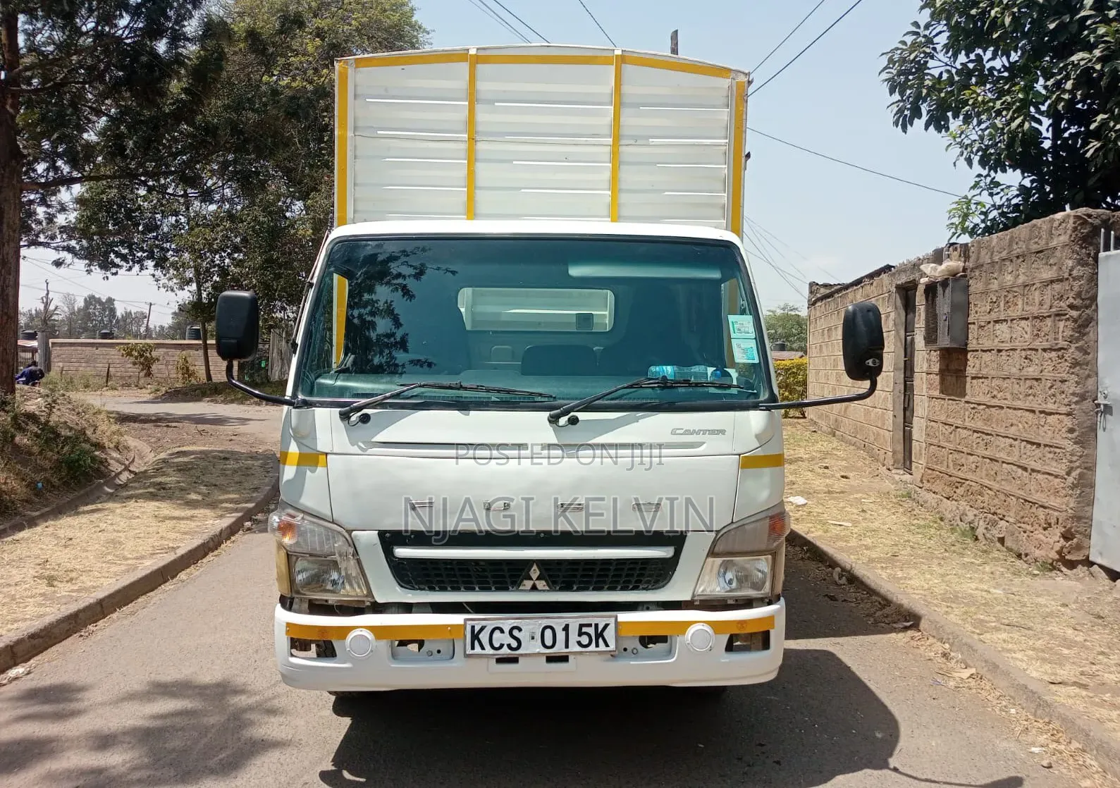Mitsubishi Fuso 2017 White