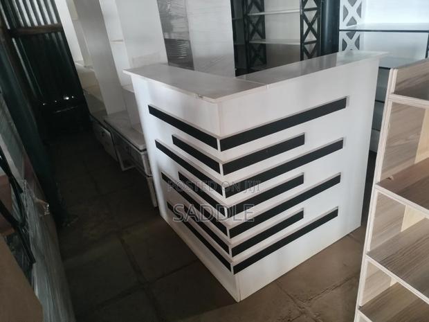 Reception Desk - thumbnail 2