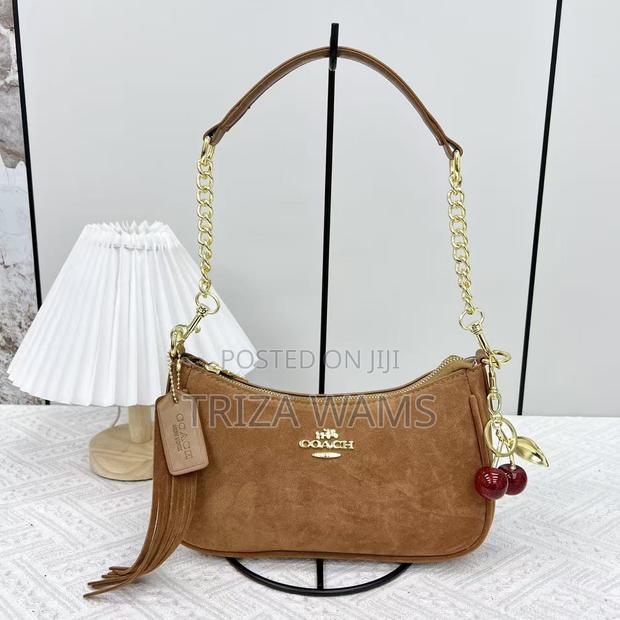 Sassy Shoulder Bags - thumbnail 2