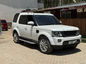 Land Rover Discovery 2016 White