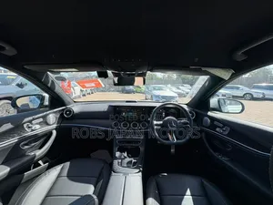 Mercedes-Benz E200 2021 Ivory