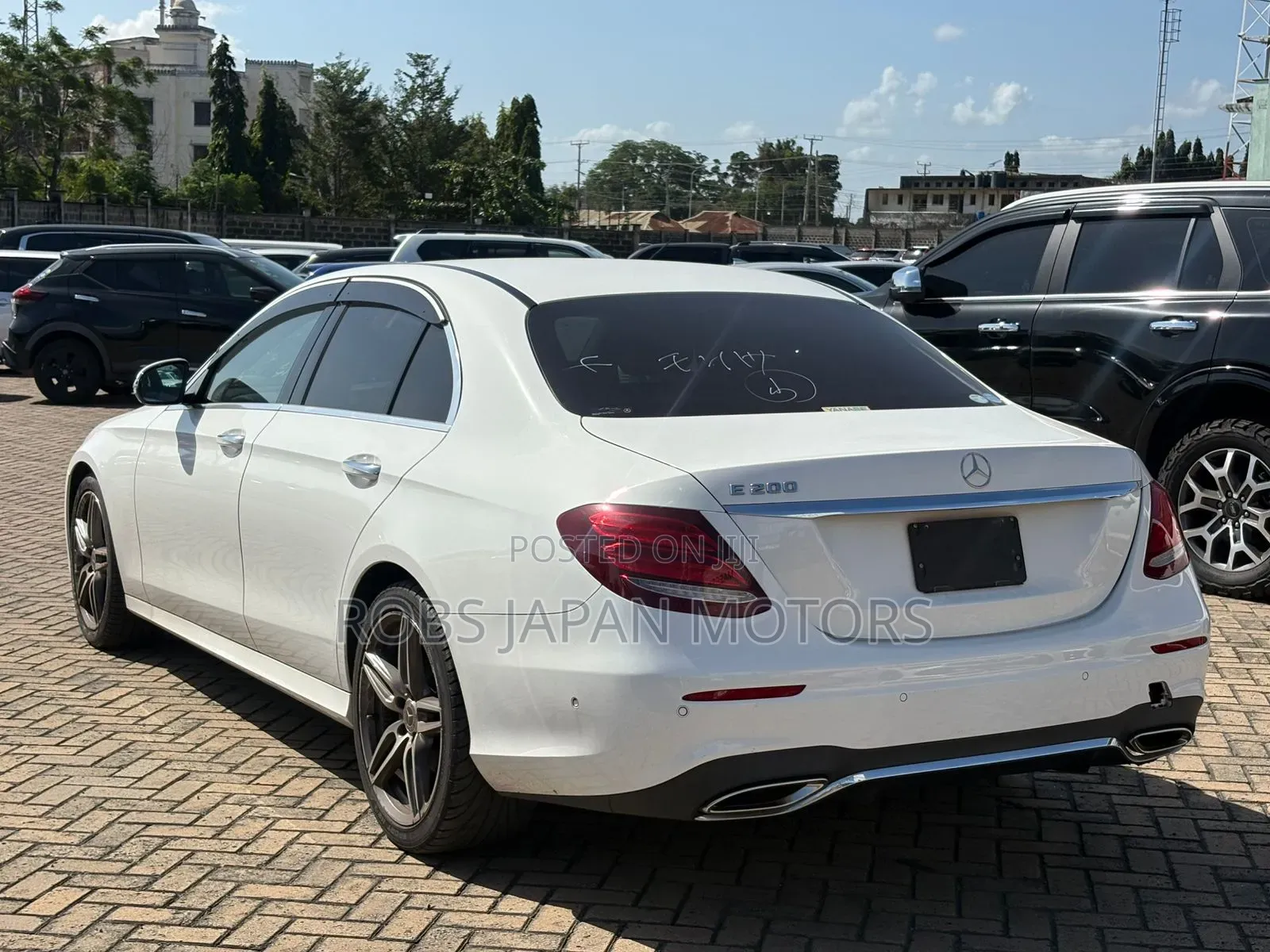 Mercedes-Benz E200 2019 Off white