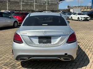 Mercedes-Benz C200 2019 Ivory