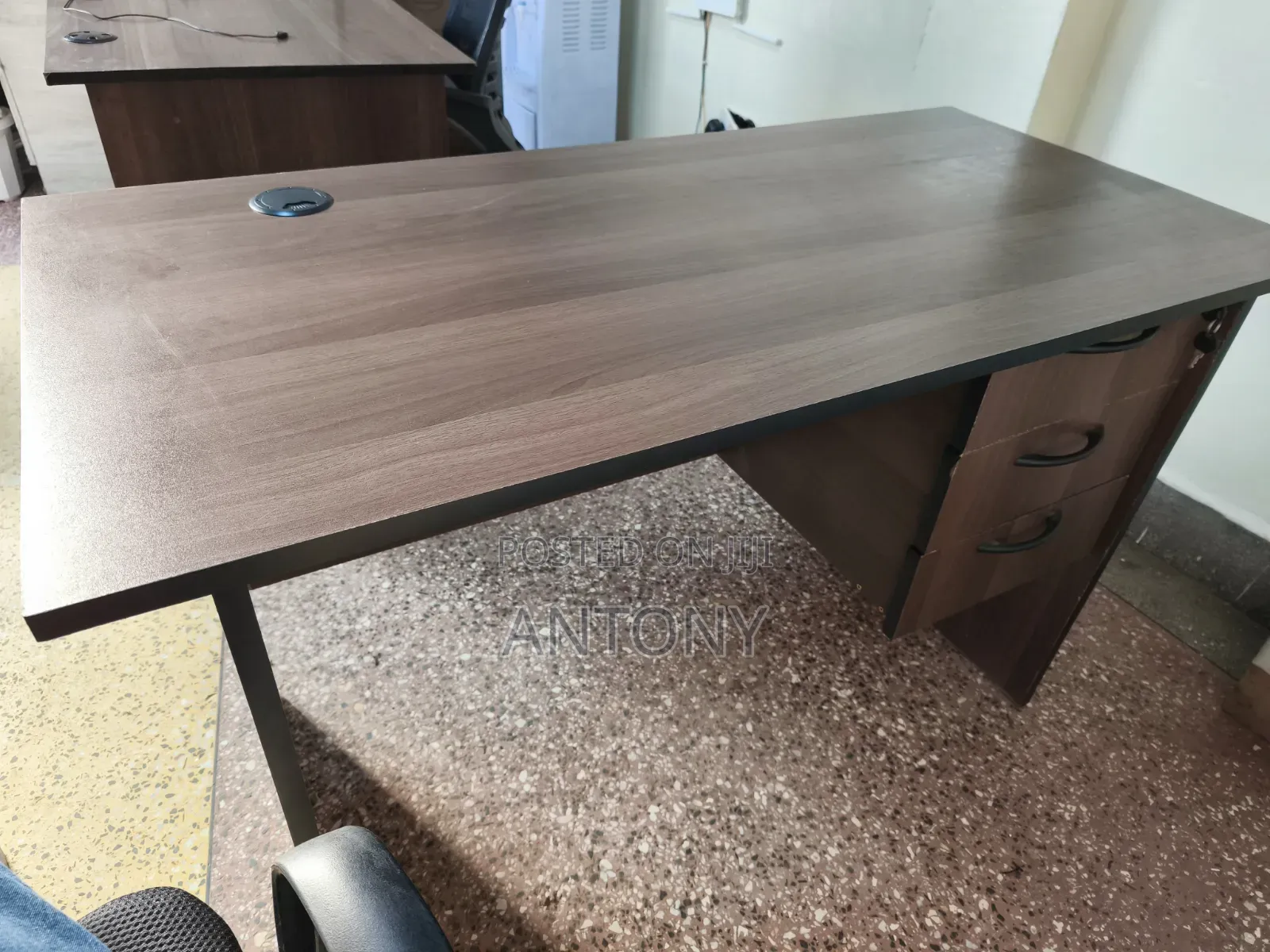 1.2M Office Table