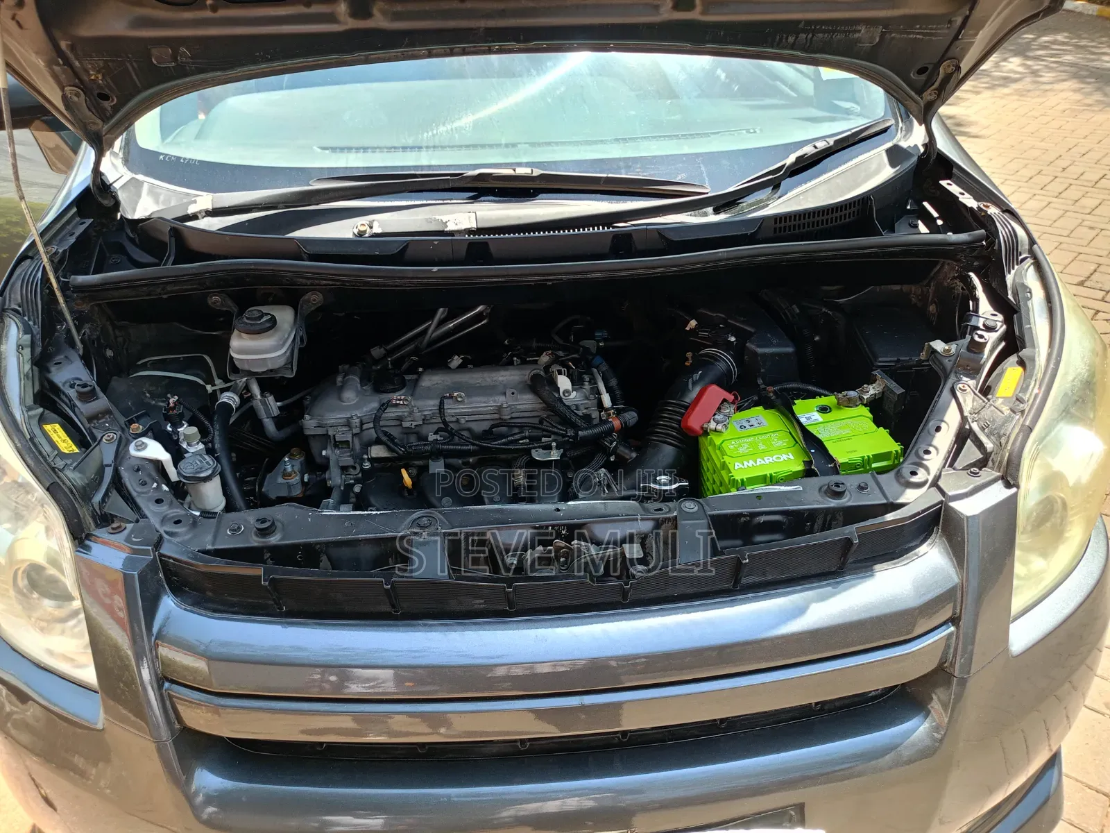 Toyota Noah 2.0 143hp FWD (8 Seater) 2010 Gray