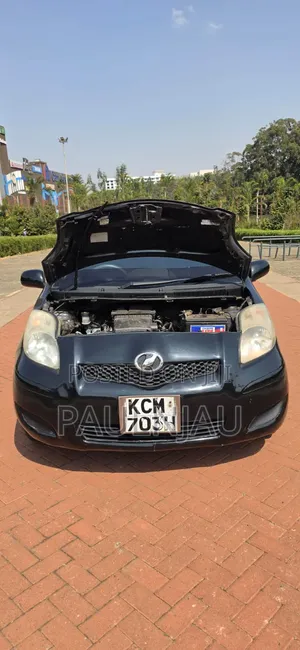 Toyota Vitz 2011 Black