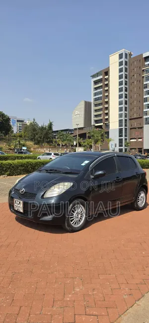 Toyota Vitz 2011 Black